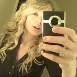 Meet your Posher, Lysie